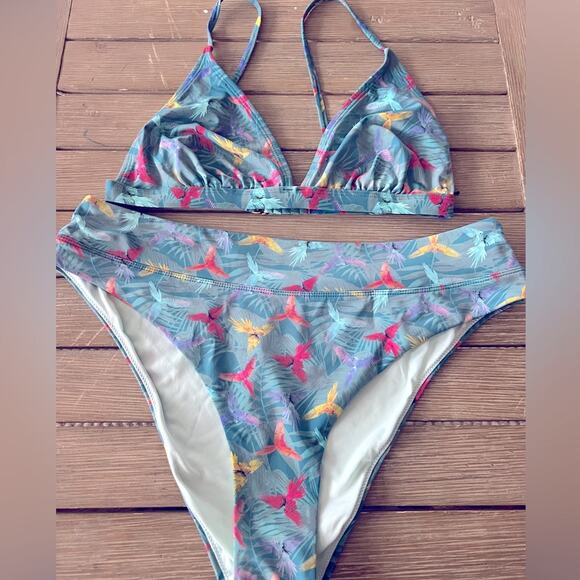 La Vie En Rose Parrot Print High Leg Triangle‎ Bikini Bathing Suit. - Picture 6 of 13